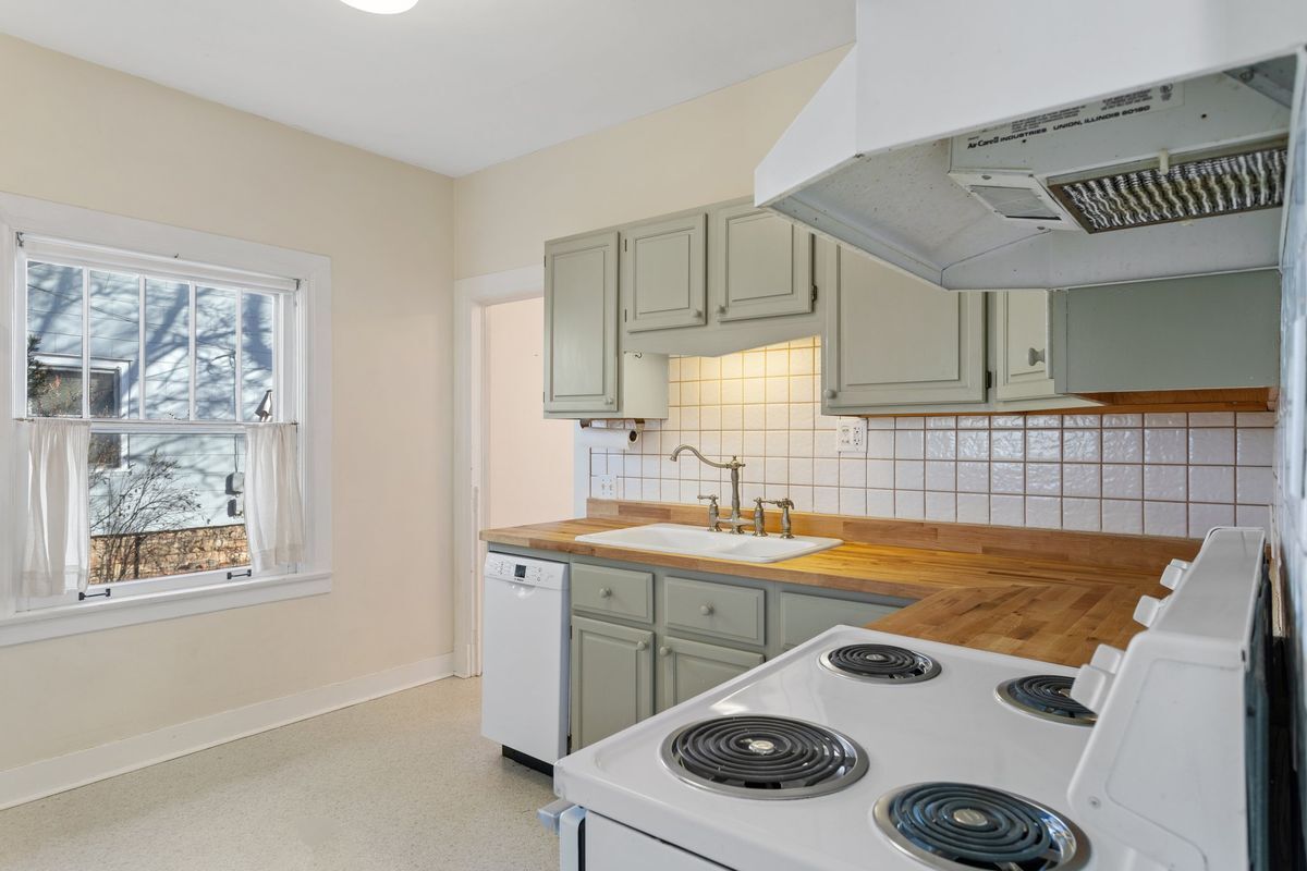 Building Photo - 416 E Espanola St