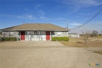 Building Photo - 907 North Dr