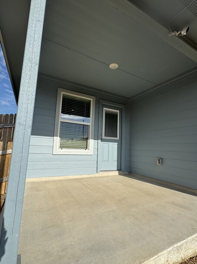 Building Photo - 7108 Gilbert Dr