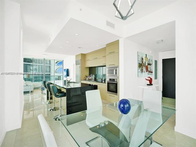 Building Photo - 900 Biscayne Blvd