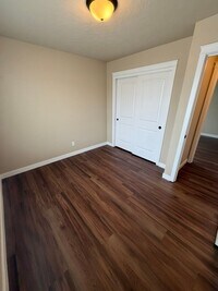 Building Photo - Must See 4 Bedroom!