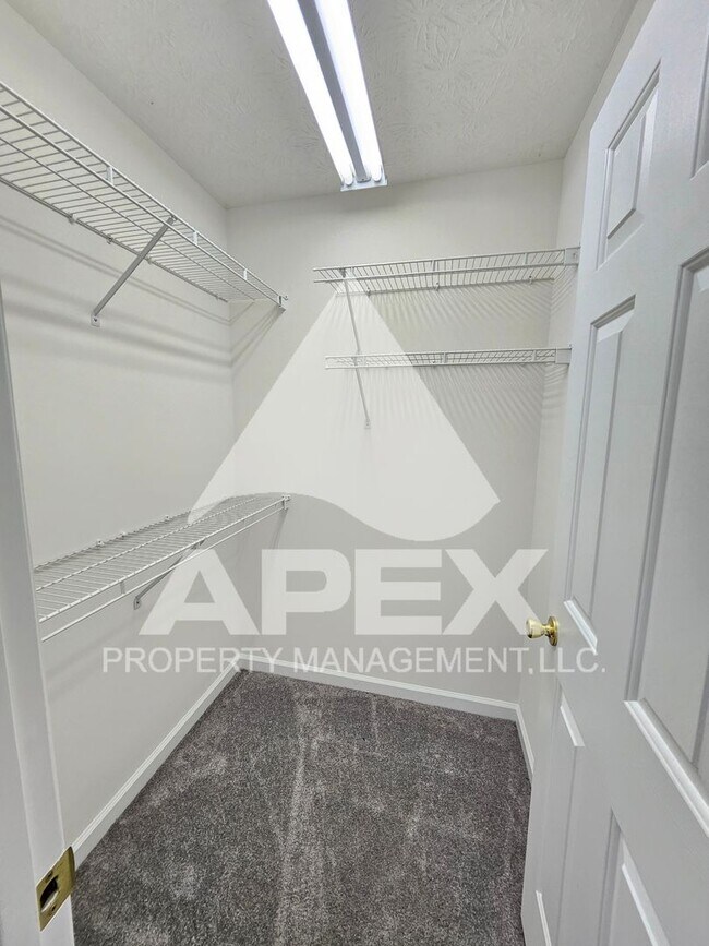 Building Photo - 8705 Trapper Ln