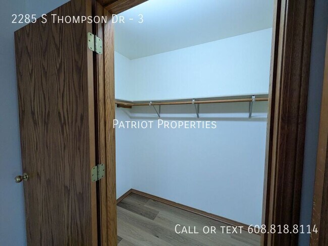 Building Photo - 2285 S Thompson Dr