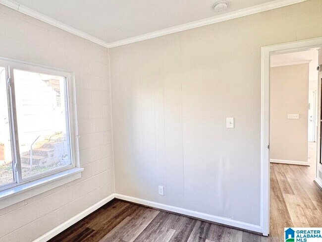 Building Photo - 5624 Avenue Q