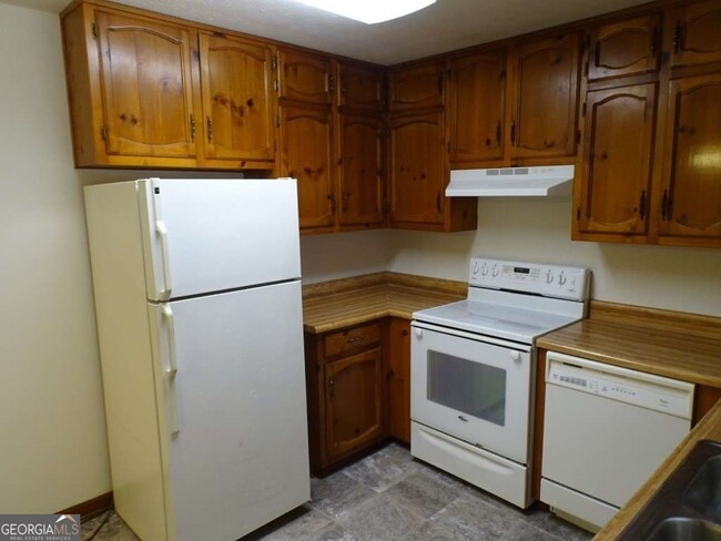 Building Photo - 524 Millard Farmer Rd