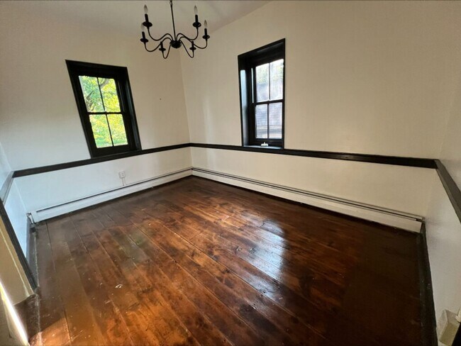 Building Photo - Charming 2BR/2BA Farmhouse-Style Home in Spring Grove Schools!