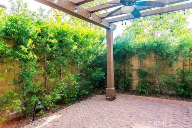 Building Photo - 103 Bianco