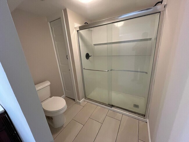 Building Photo - 3 Bed 2 Bath Home