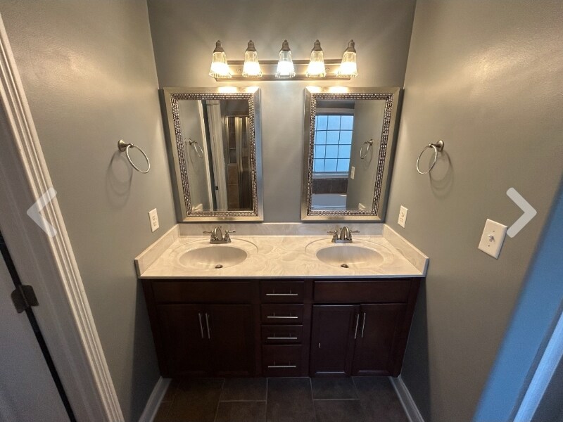 Building Photo - 1109 Stillwood Dr