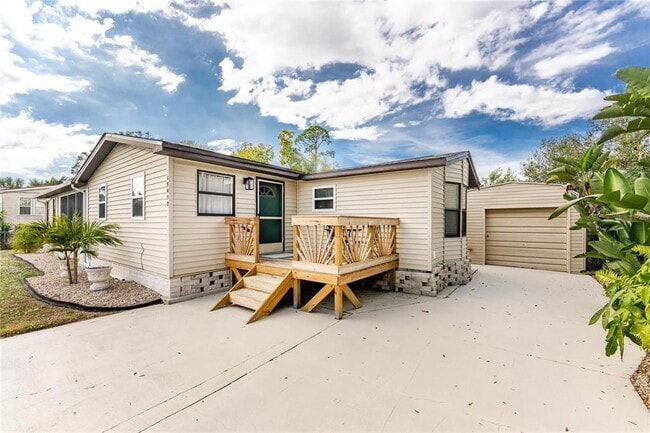 Building Photo - 15430 Olive Cir