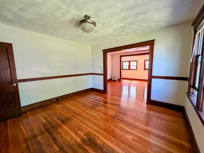 Building Photo - 75 Varnum St