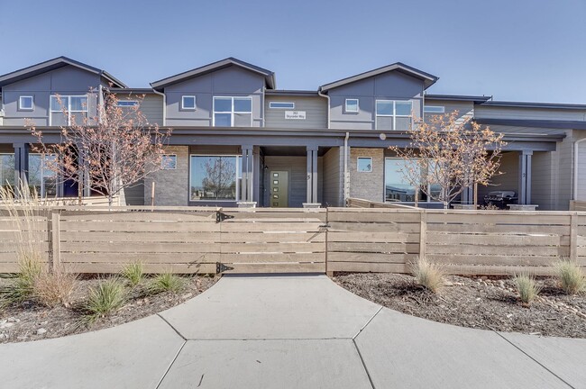 Building Photo - 3 bed, 2.5 bath Townhome in Mosaic Neighborhood