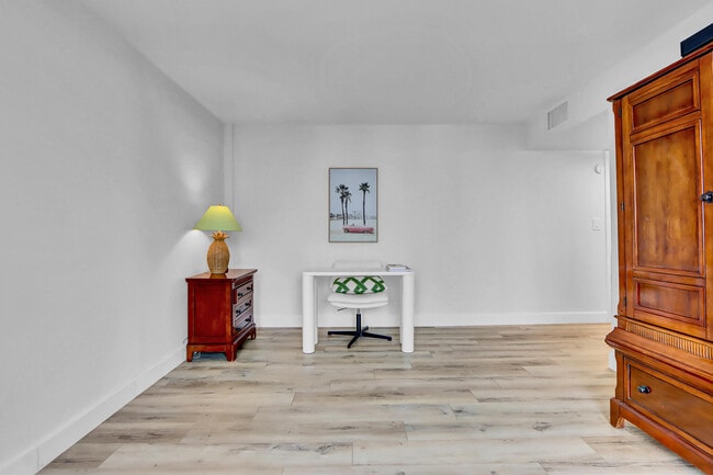 Building Photo - 2000 Presidential Way