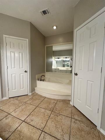 Building Photo - 245 Tanbark Cir