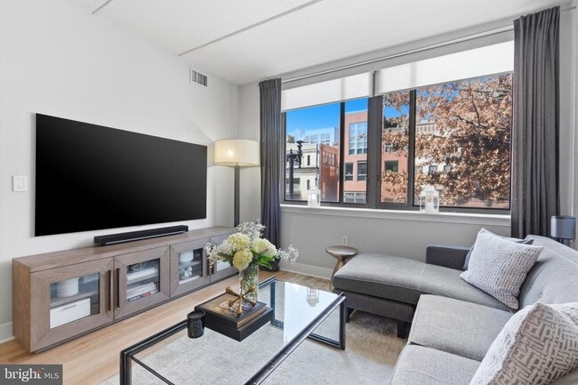 Building Photo - 1529 14th St NW