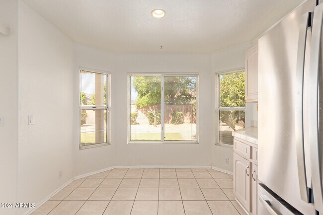 Building Photo - 3224 E Escuda Rd