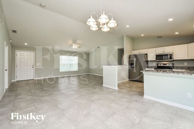 Building Photo - 10363 Grail Ave
