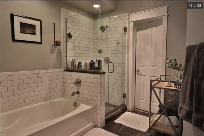 Building Photo - 2550 Winding River Dr