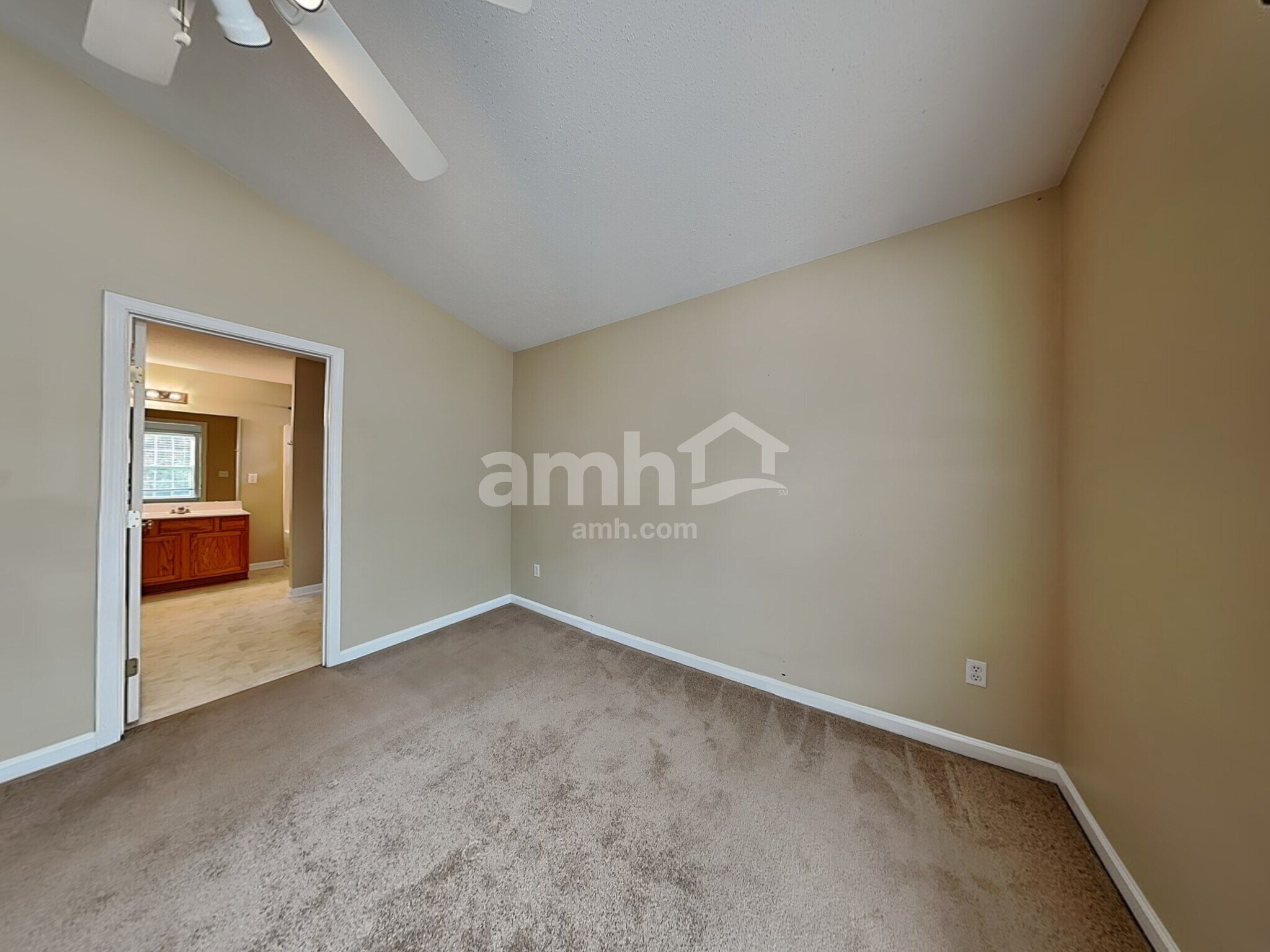 Building Photo - 316 Garfield Ln
