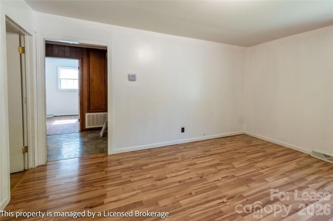 Building Photo - 234 Poplin St