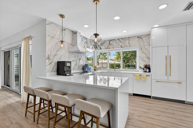 Building Photo - 891 Hickory Terrace