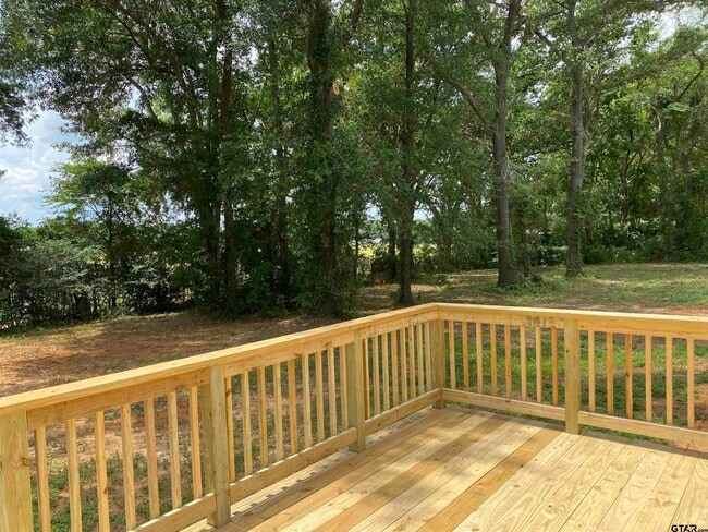 Building Photo - 22944 Shell Shore Dr