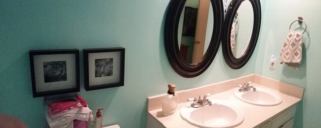 Building Photo - 6038 Maury Ave