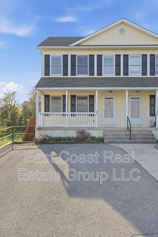 Building Photo - 257 School House Dr