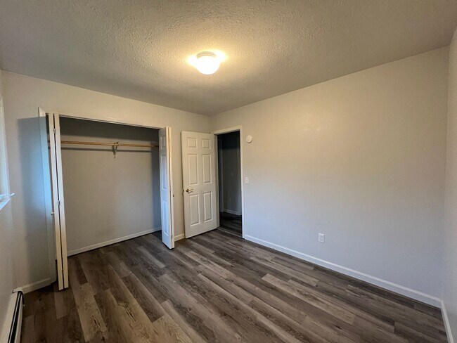 Building Photo - 3481 E 20th Ave
