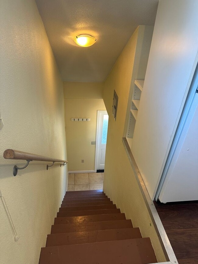 Building Photo - Updated 1 bed, 1 bath in Eugene!