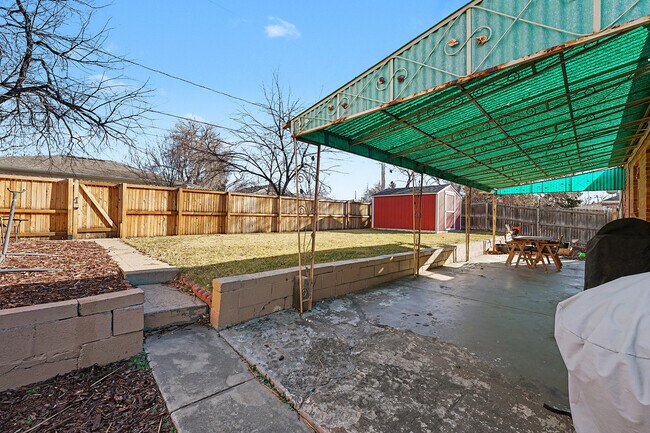 Building Photo - 3030 Monroe St