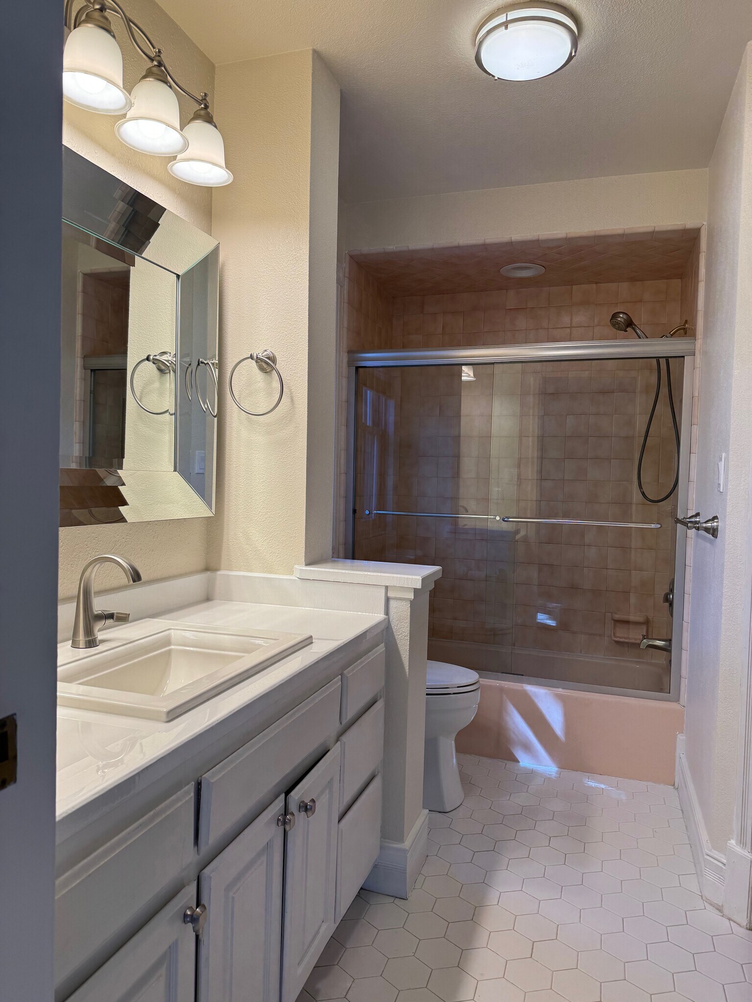 Building Photo - 281 Silver Queen S