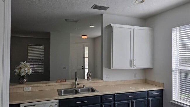 Building Photo - 10258 Lake District Ln