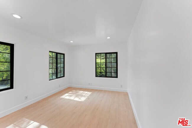 Building Photo - 1800 Benedict Canyon Drive