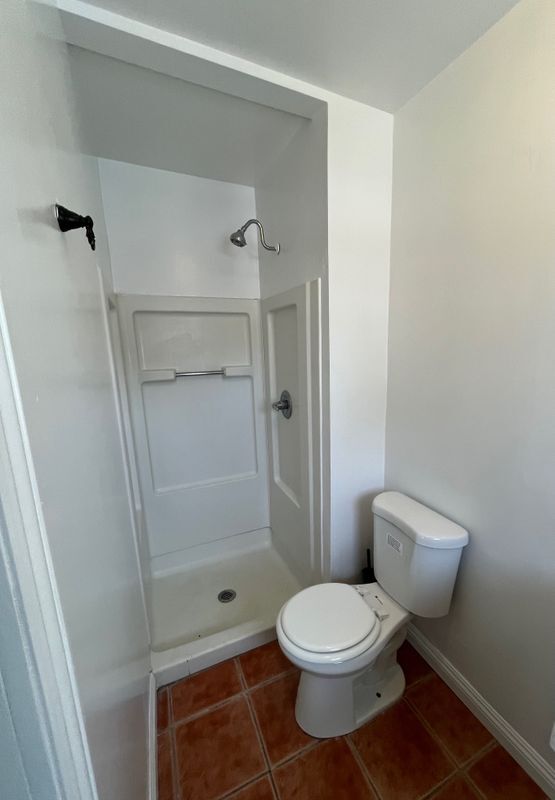 Building Photo - 809 S Knott Ave