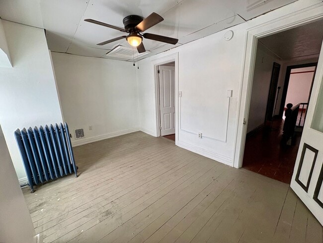 Building Photo - 342 N Newberry St