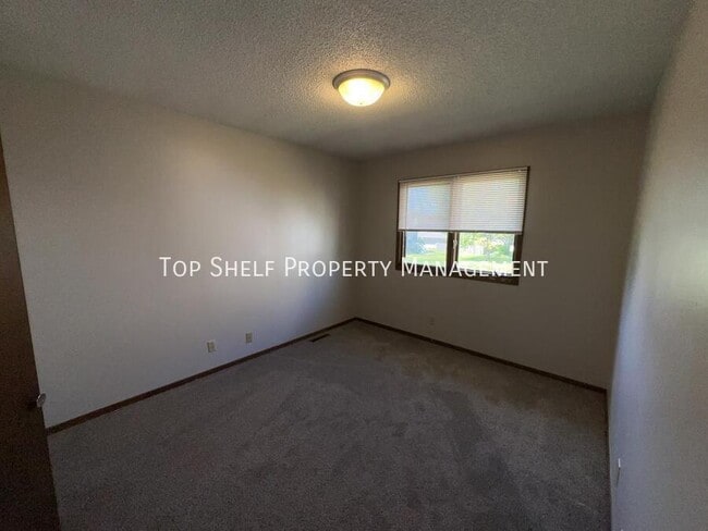 Building Photo - 9041 Carpenter Cir Dr