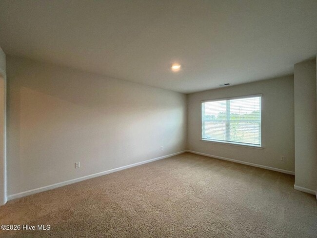Building Photo - 201 Maddox Dr