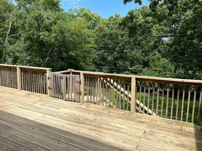 Building Photo - 2556 S College Dr