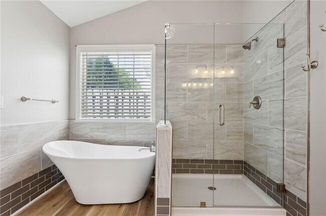 Building Photo - 2335 Winthrope Way Dr