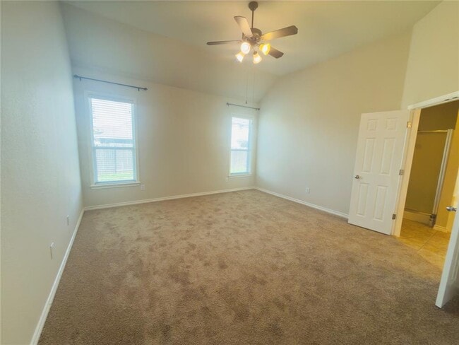 Building Photo - 3932 Links Ln