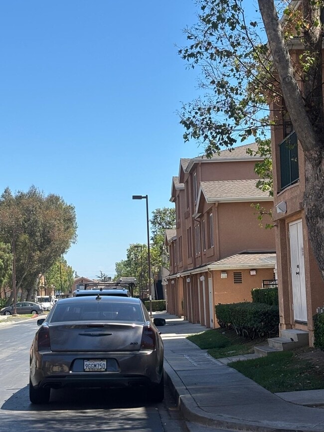 Building Photo - 1050 Harbor Heights Dr