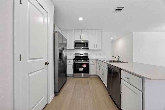 Building Photo - 6523 Water Oak Grn Ln