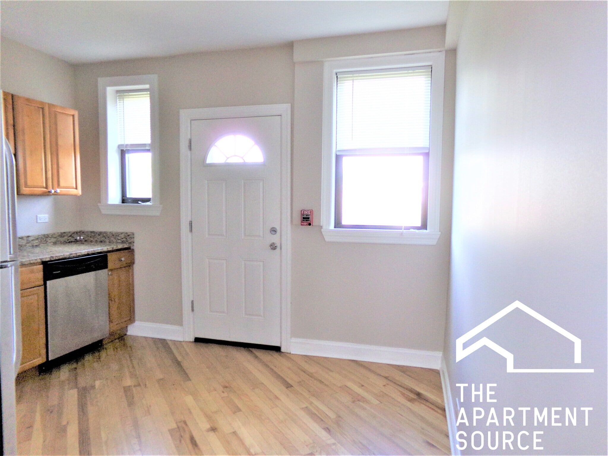 Building Photo - 897 Green Bay Rd