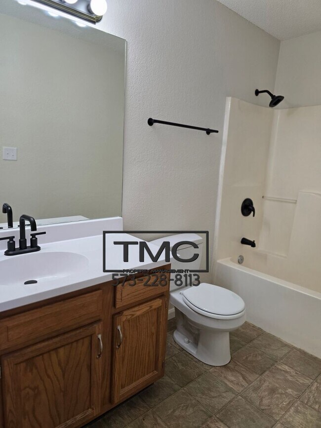 Building Photo - 4304-4306 Derby Ridge