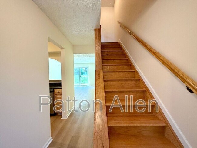 Building Photo - 4 Dawnwood Cir