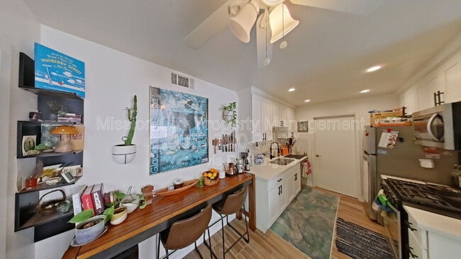 Building Photo - 628 Mulberry Ave