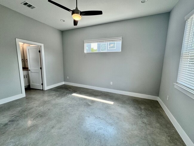 Building Photo - 6911 Meador Ave