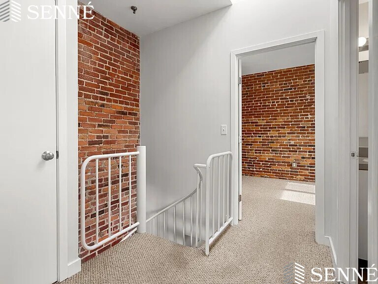 Building Photo - 71 Fulkerson St