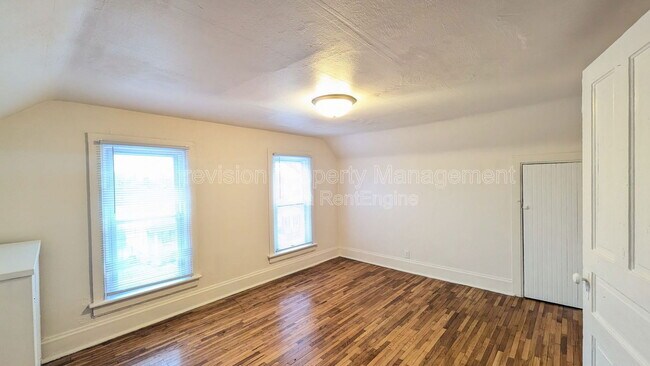 Building Photo - 340 Marble St